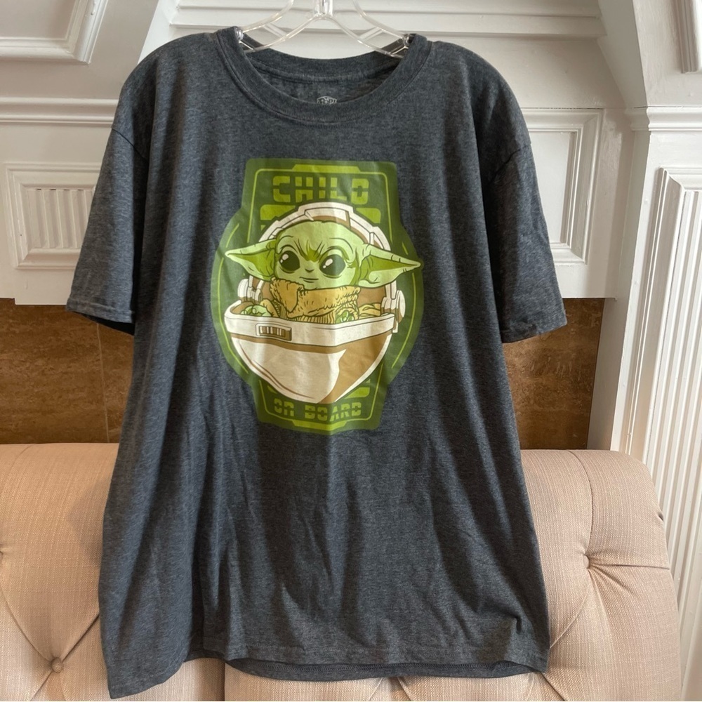 A:  Funko Star Wars Mandalorian Yoda T-Shirt Men’s XL The Child On Board T-Shirt